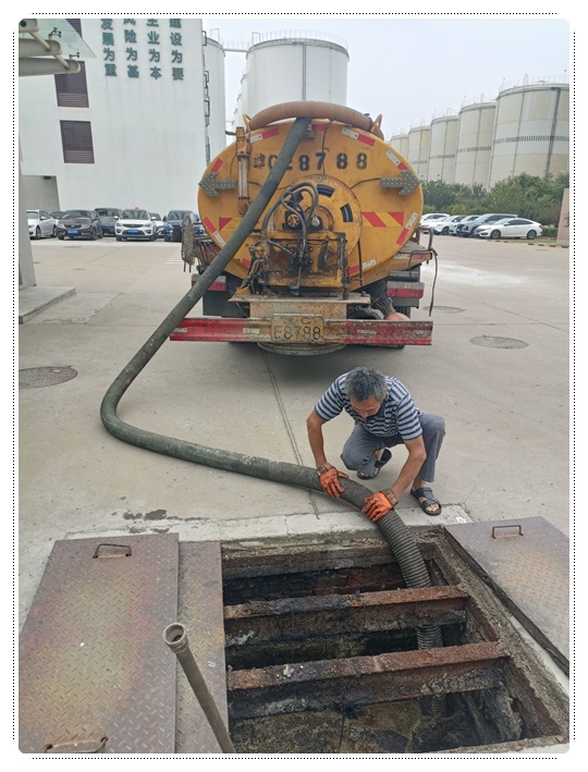 鲁甸隔油池清掏