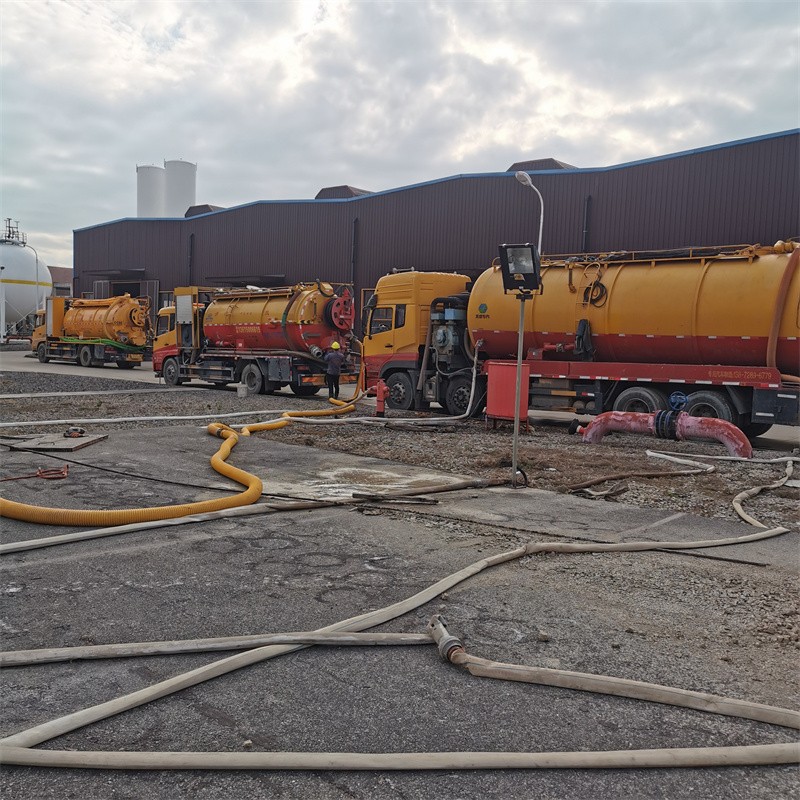 鲁甸污水池清理